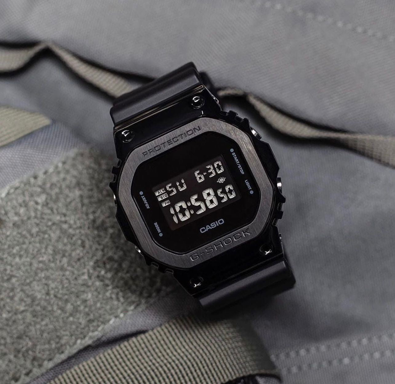 Load video: gshock metal black